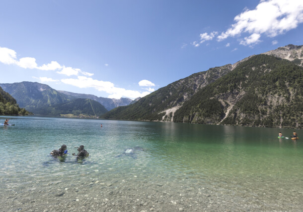     Diving at Lake Achensee / Lake Achensee